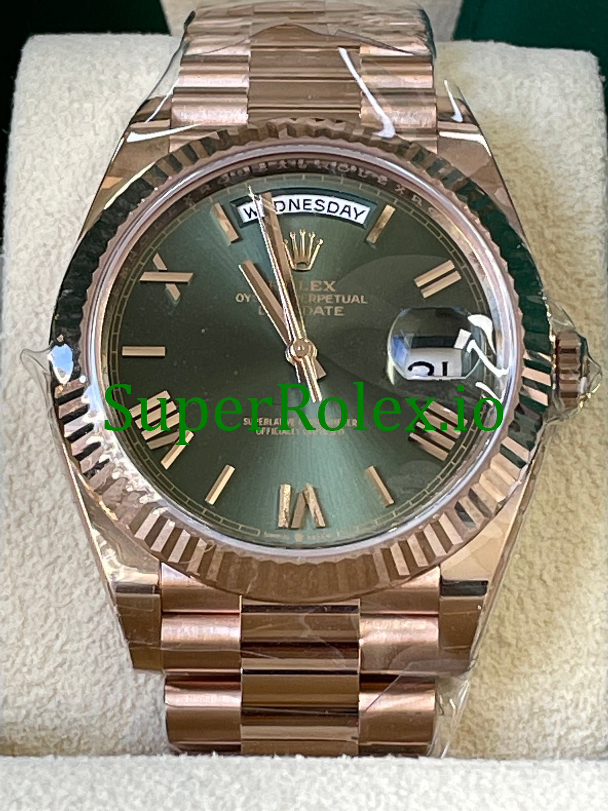 Rolex Day-Date 40MM Everose Gold Ref.228235 - Olive Green Roman Dial