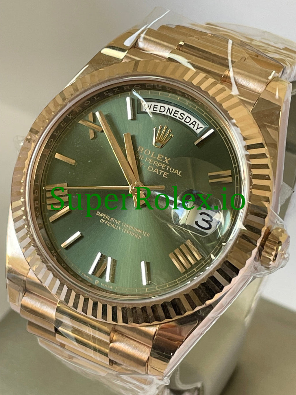 Rolex Day-Date 40MM Everose Gold Ref.228235 - Olive Green Roman Dial