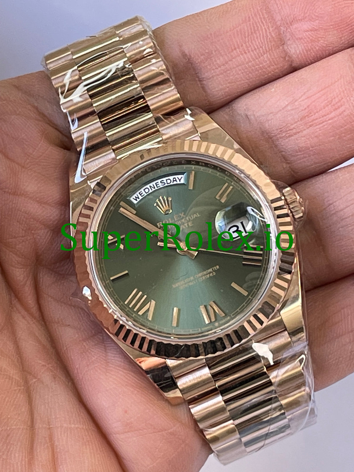 Rolex Day-Date 40MM Everose Gold Ref.228235 - Olive Green Roman Dial