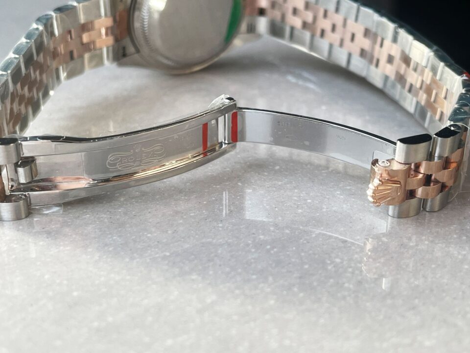 Rolex Datejust 28mm 904L RG/SS Champagne Dial A2671