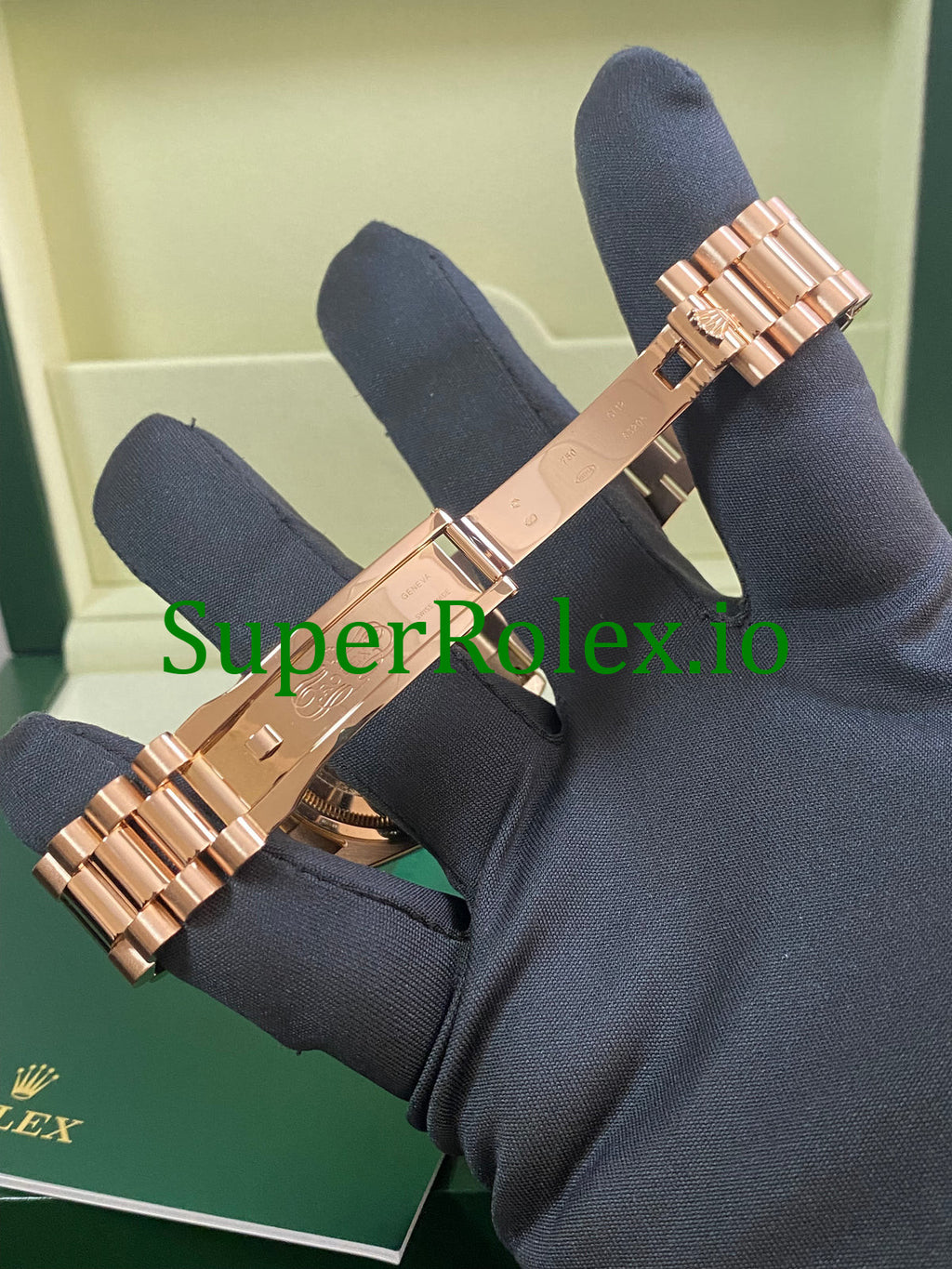 Rolex Day-Date 36MM Everose Gold Tahitian Mother of Pearl Roman Dial Ref.118235