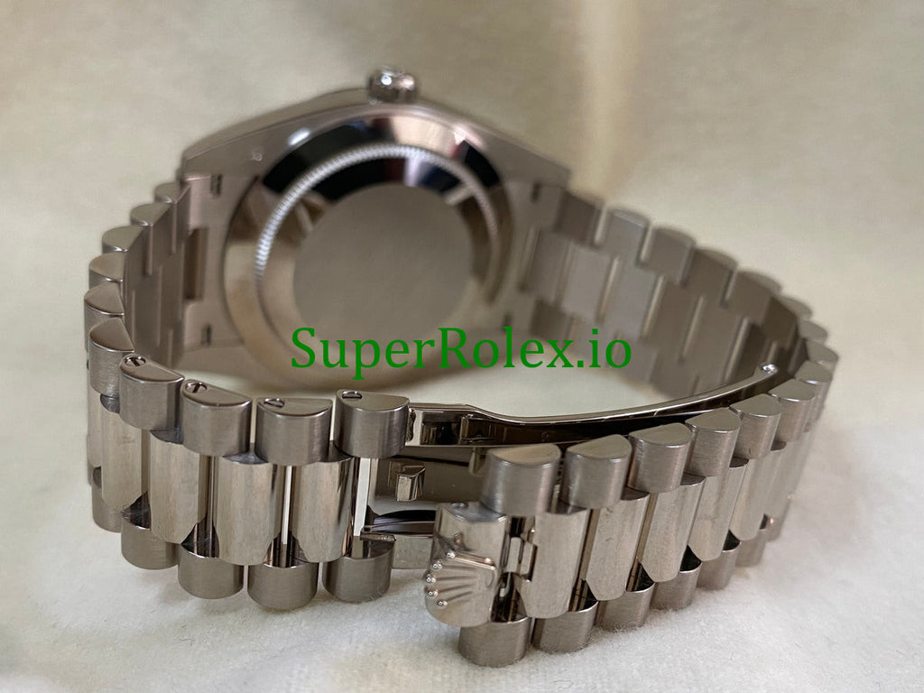 Rolex Day-Date 40MM Ref.228239 - Olive Green Bevelled Roman Dial