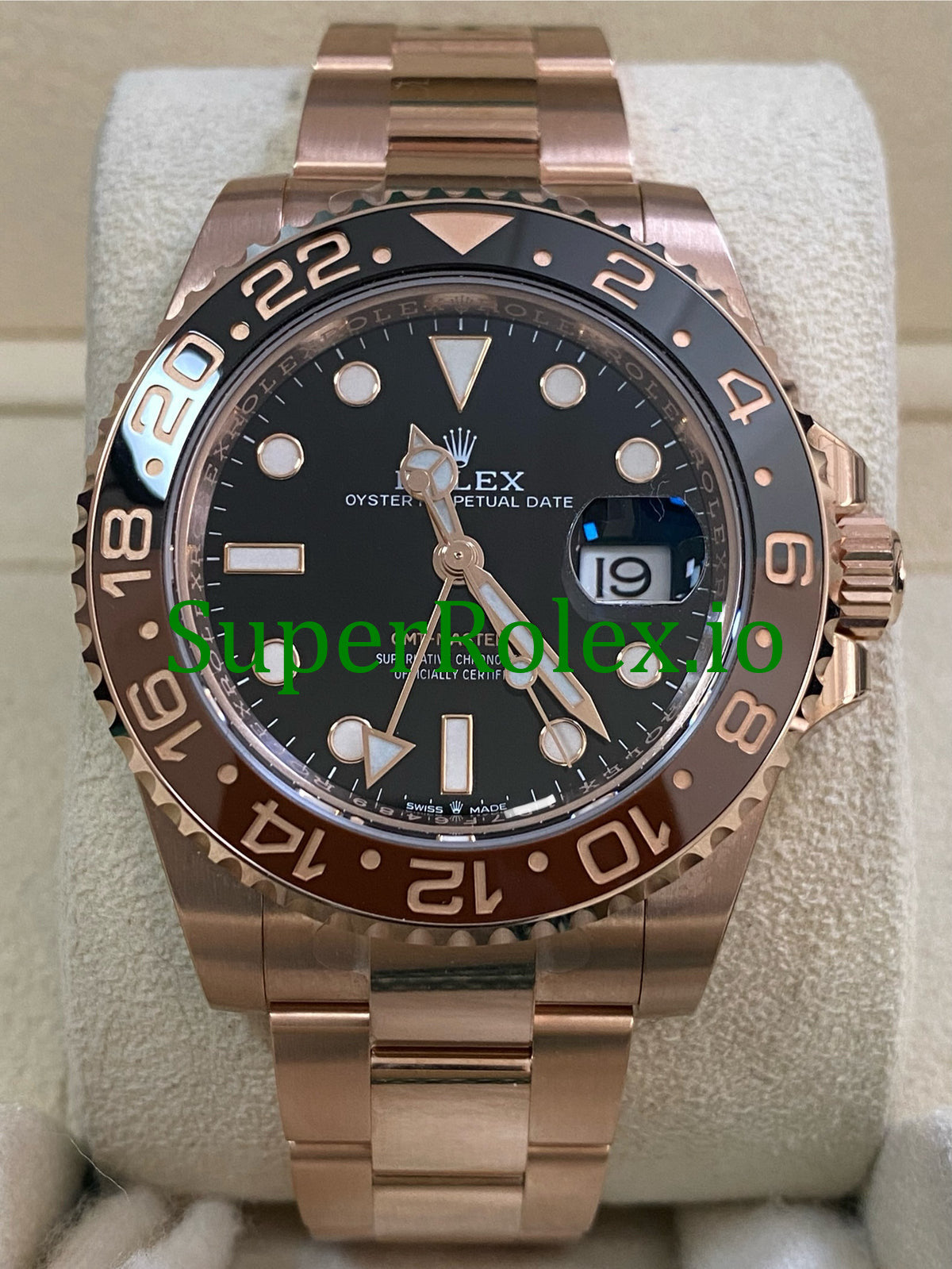 Rolex GMT-Master II 40mm Everose Gold Ref.126715CHNR
