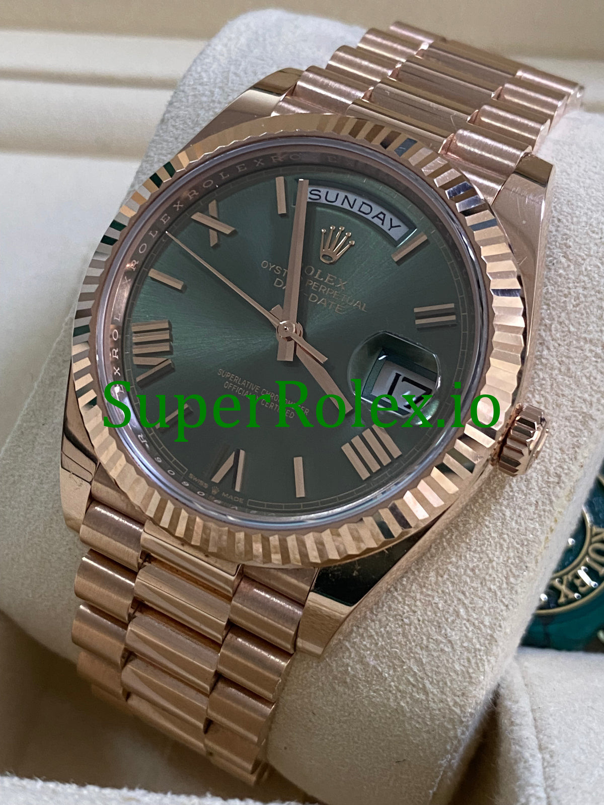 Rolex Day-Date 40MM Everose Gold Ref.228235 Olive Green Roman Dial