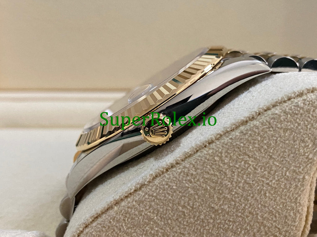 Rolex Datejust 41 Steel and Yellow Gold Silver Index Dial Ref.126333