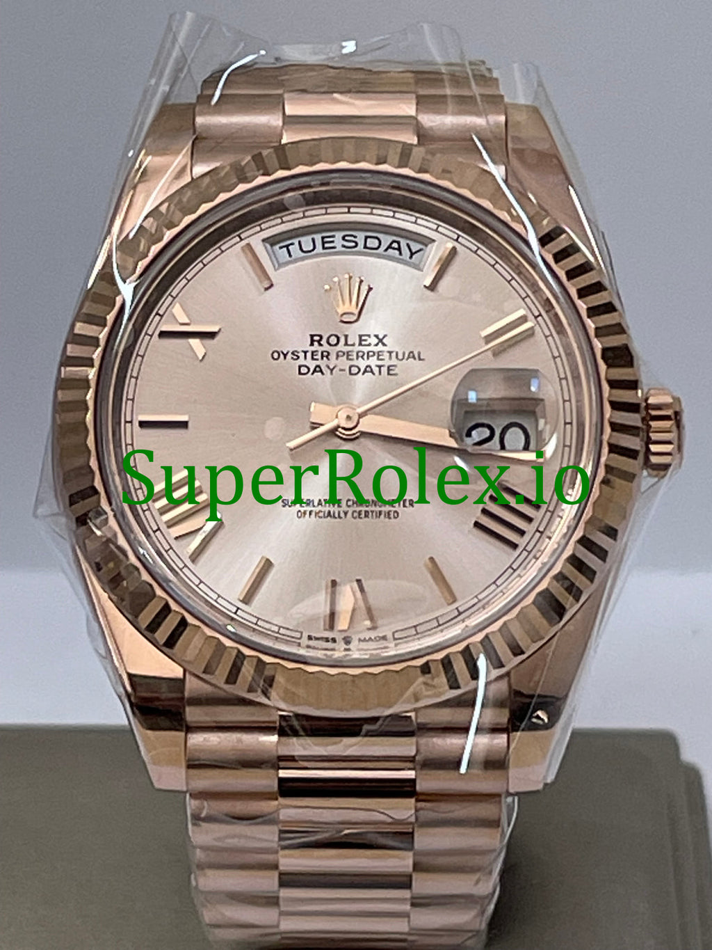 Rolex Day-Date 40 Everose Gold Ref.228235 Sundust Bevelled Roman Dial