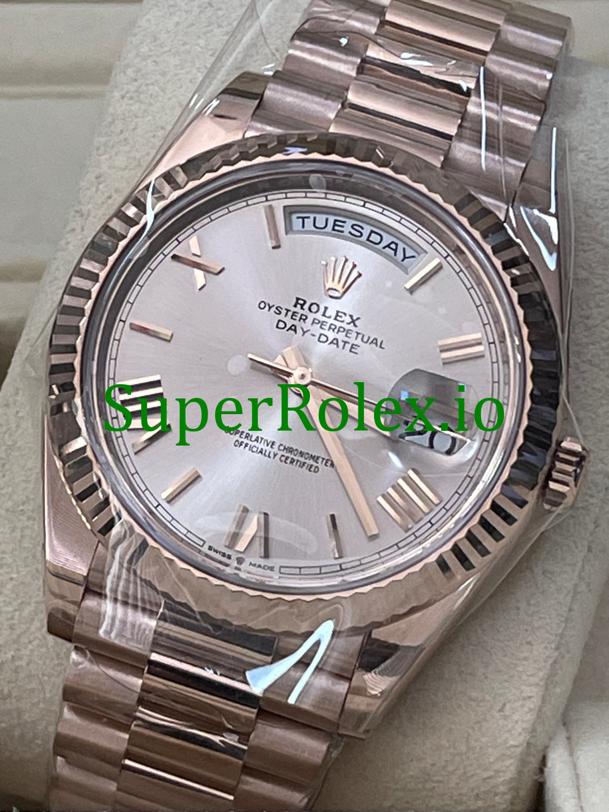 Rolex Day-Date 40 Everose Gold Ref.228235 Sundust Bevelled Roman Dial