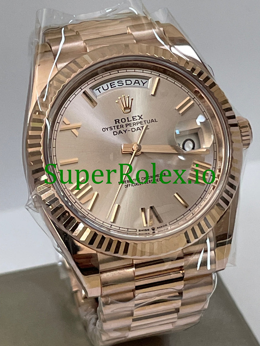 Rolex Day-Date 40 Everose Gold Ref.228235 Sundust Bevelled Roman Dial