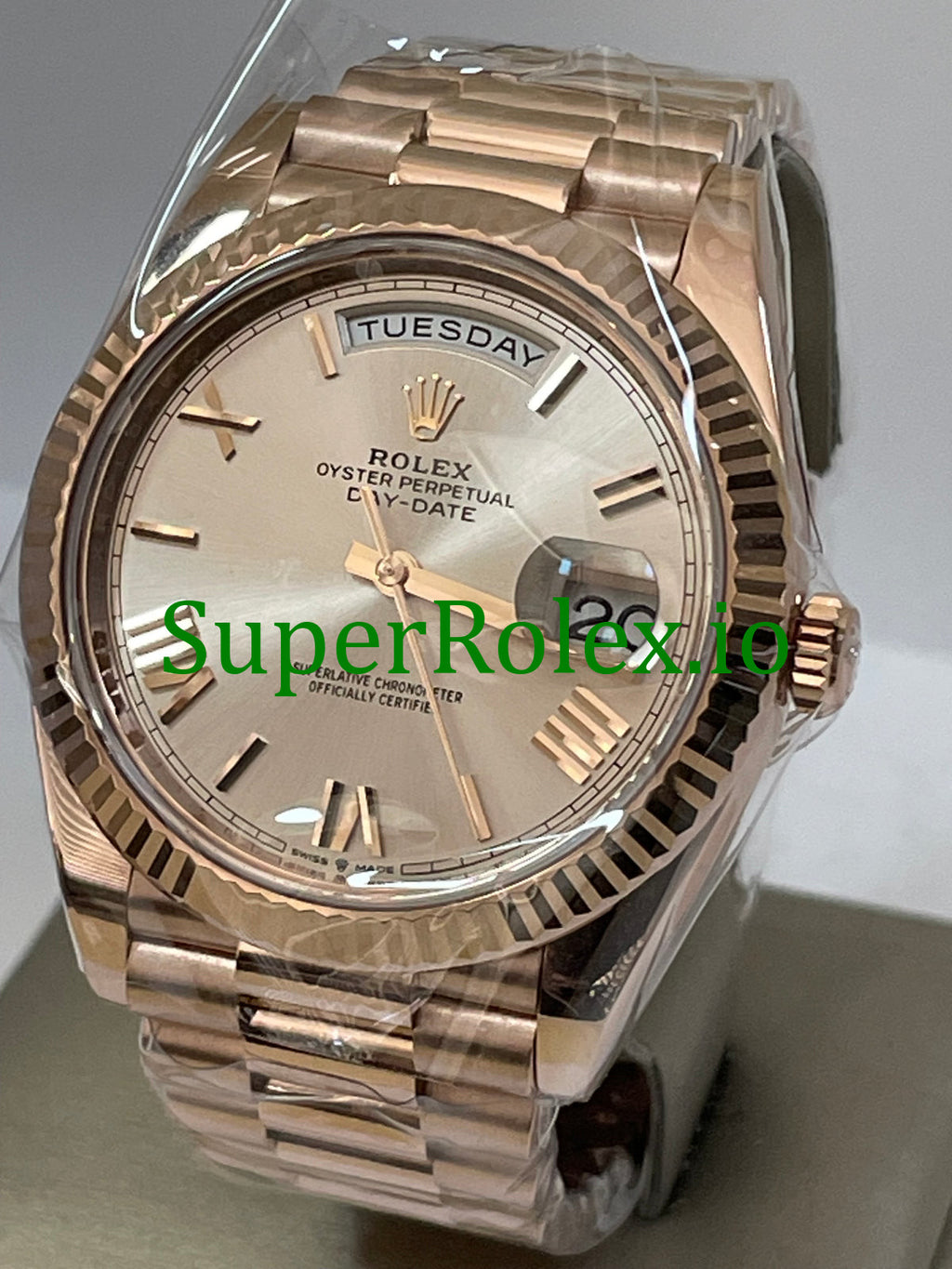 Rolex Day-Date 40 Everose Gold Ref.228235 Sundust Bevelled Roman Dial